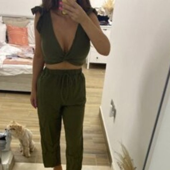 OLIVE Ruffle Trim Twist Top With Pants - Picture 12 of 12